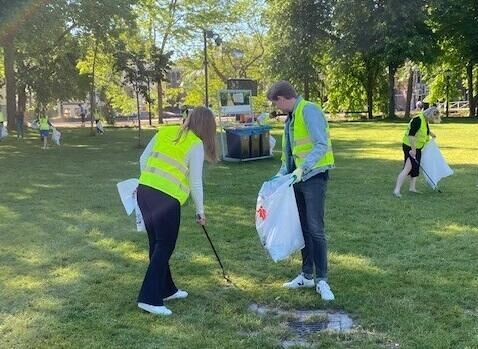 Clean-up action at Park Lepelenburg
